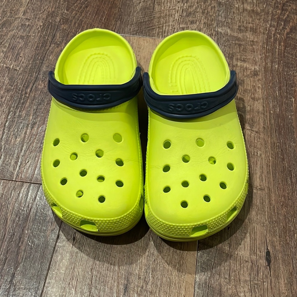 Men’s 8/ Women’s 10 Lime Green and Navy Crocs
